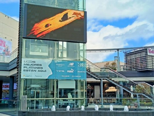 pantalla-led-exterior-centro-comercial